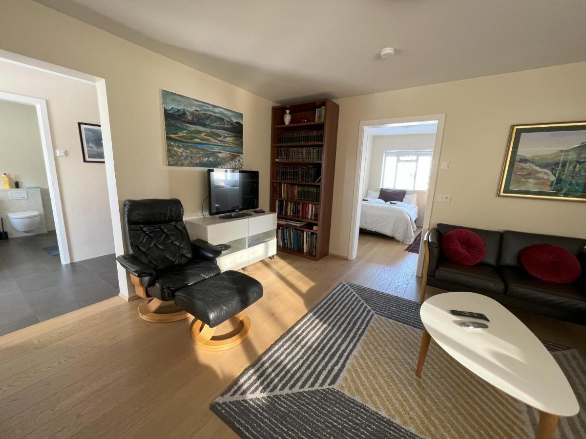 Guesthouse Akureyri - Apartments Near Down Town Exterior photo